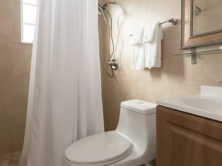 223 Phoenetia Ave #6 — Photo 4