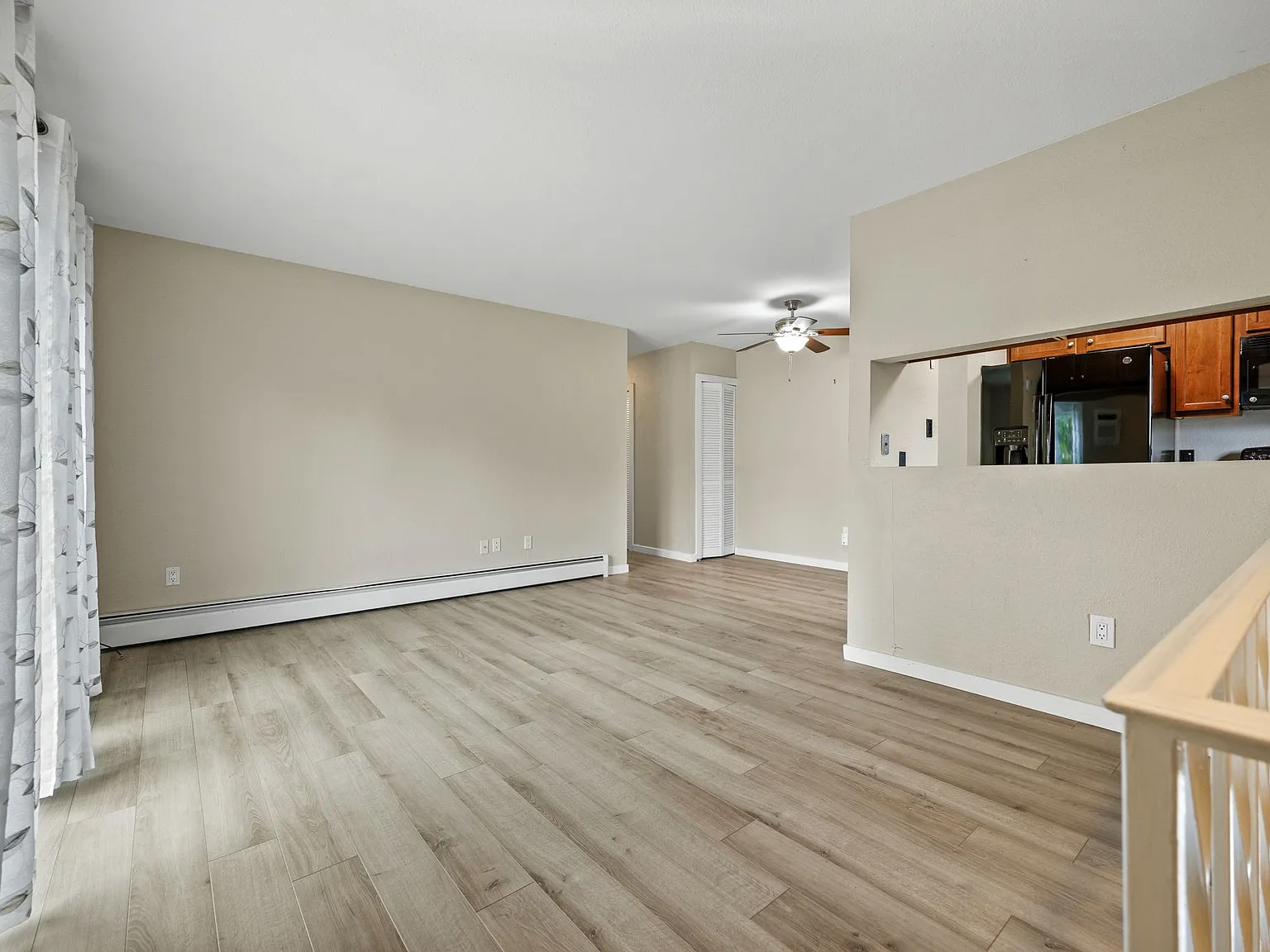 2 bed, 946 sqft, $2,049 — Photo 3