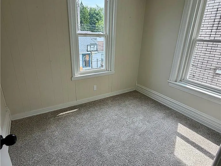 129 N Ellsworth St — Photo 14