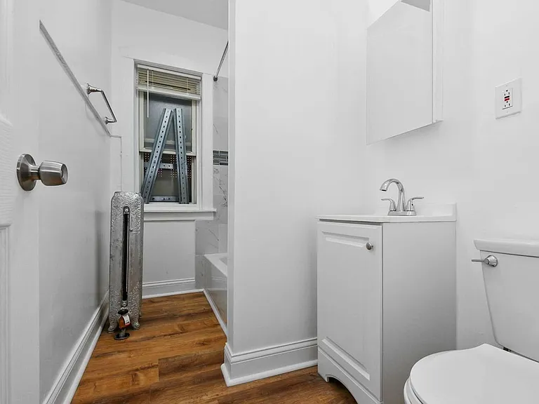 7557-59 S. Calumet Ave. / 348-58 E 76th St. — Photo 29