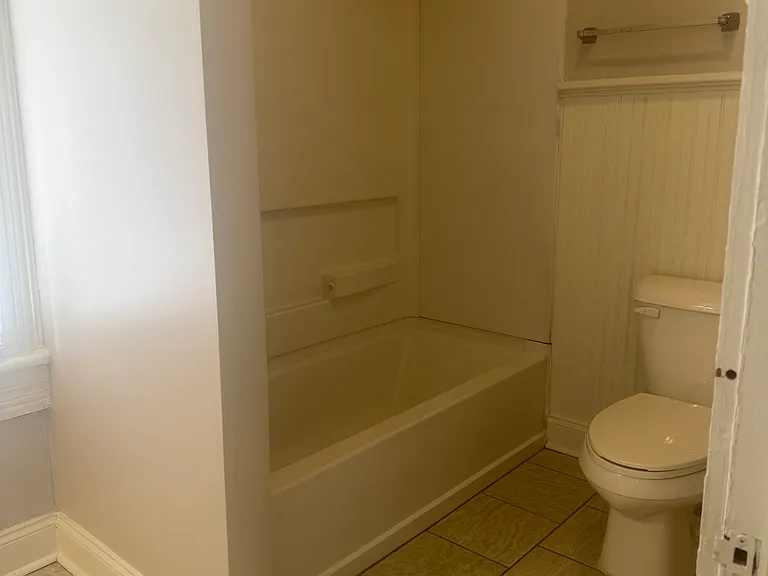 1288 Hardeman Ave #2 — Photo 8