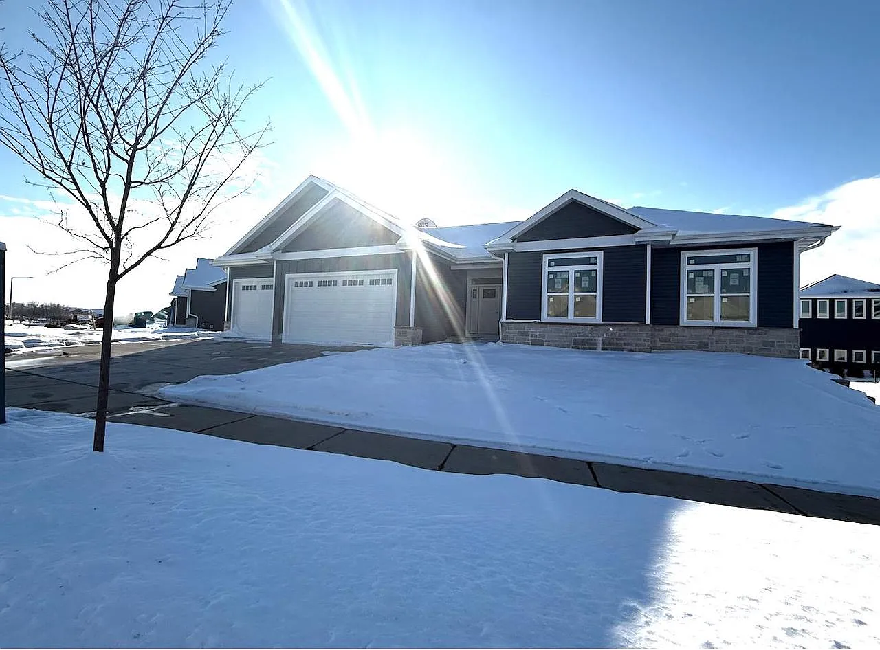 7683 Stonecrop Way photo 1
