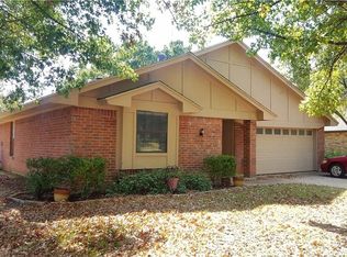 409 Cherry Ann Dr, Euless, TX 76039