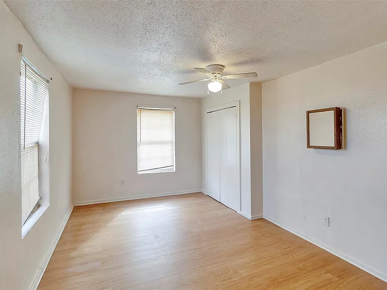 4233 Dupont St #A — Photo 7