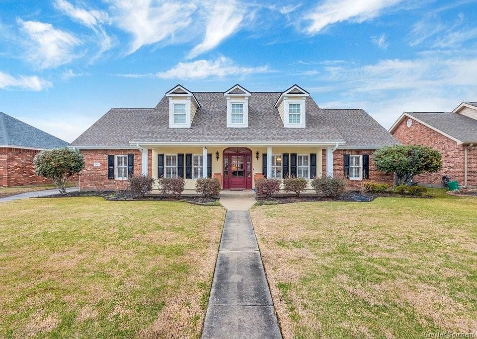 1st image of 2320 N Kingswood St