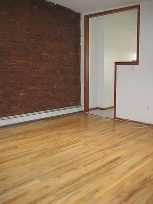 Rented by MCR Realty | media 8