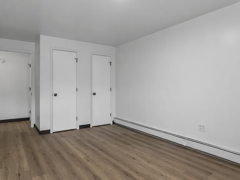 Wehnwood Court Apartments — Photo 52