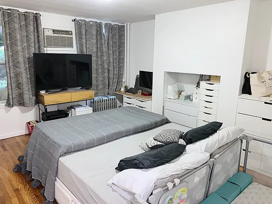 Rented by Douglas Elliman | media 12