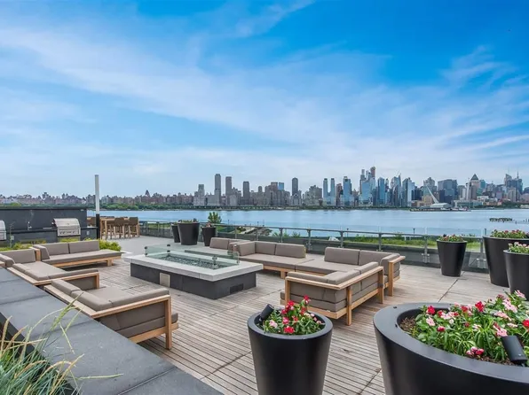 9 Avenue At Port Imperial image 41 of 47