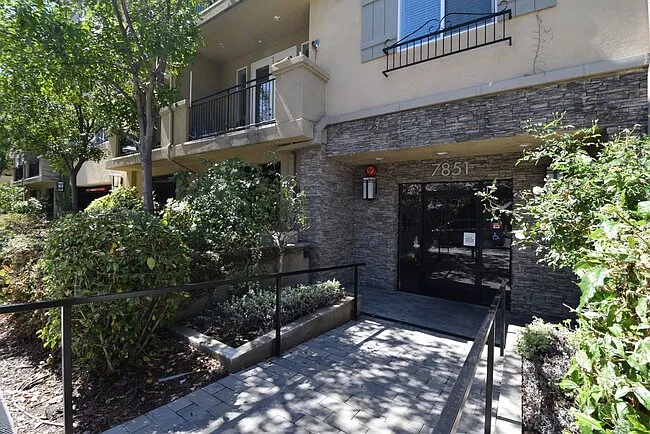 7851 Ventura Canyon Avenue — Photo 17