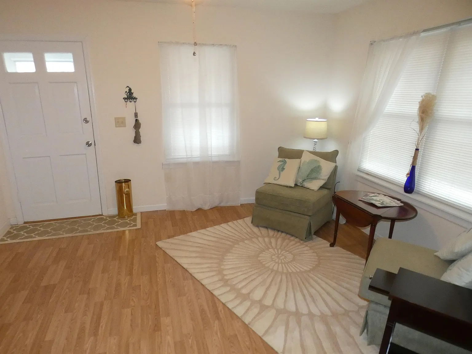 930 Bryant Avenue - 1 — Photo 4