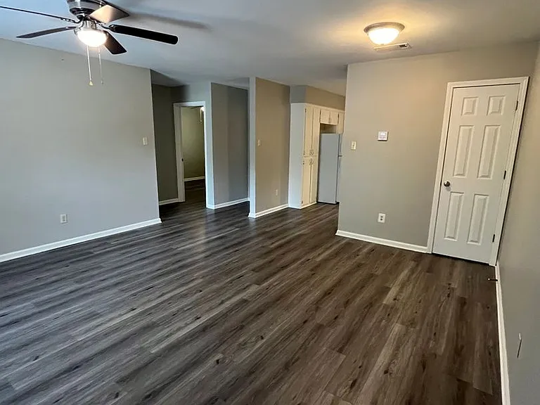 218 Bellevue Cir — Photo 4