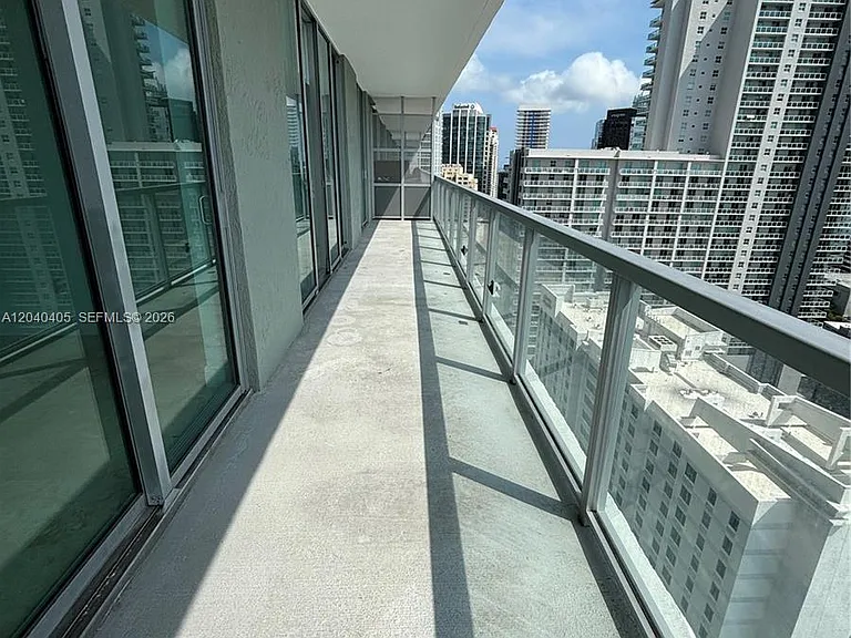 79 SW 12th St #2703 — Photo 38