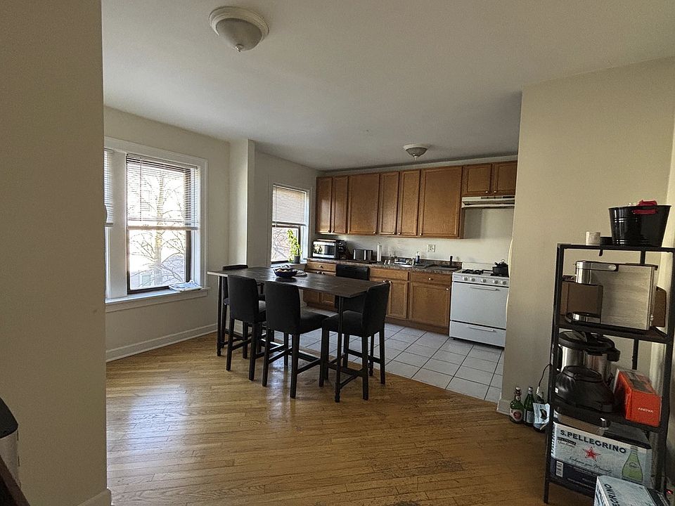 1st image of 3325 N Lakewood Ave #2F