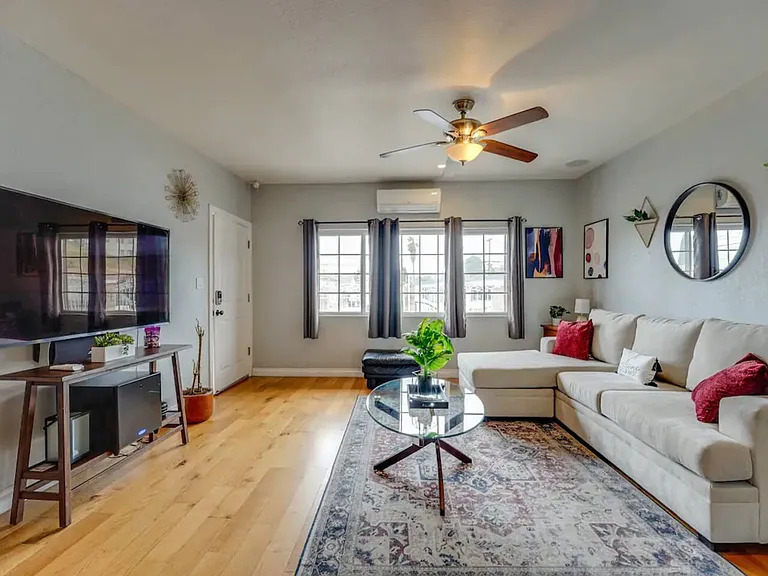 3280 Gillette St — Photo 2