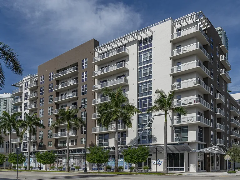 Blu27 at Edgewater — Photo 42