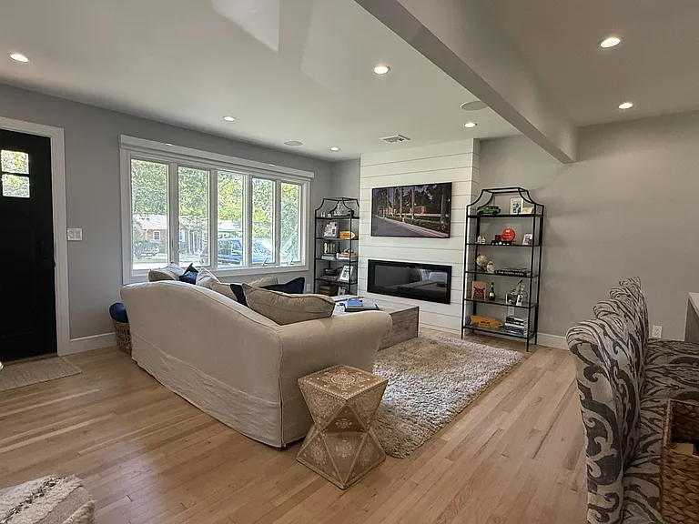 38 Foster Ave — Photo 4