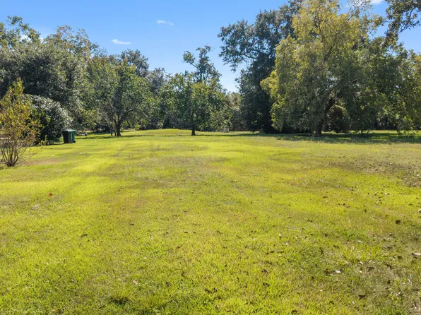 Saint Charles St, Bay Saint Louis, MS 39520
