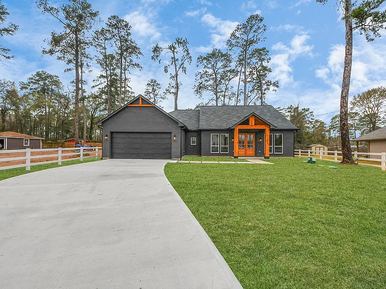 23855 Creekwood Dr — Photo 3
