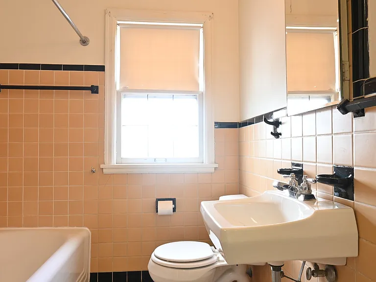 1317 College Ct #W — Photo 11