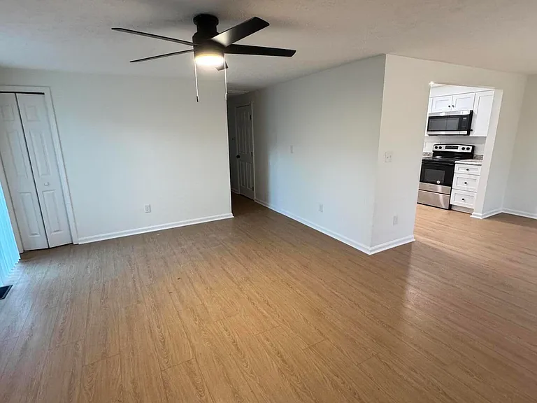 6605 Vandre Ave — Photo 3