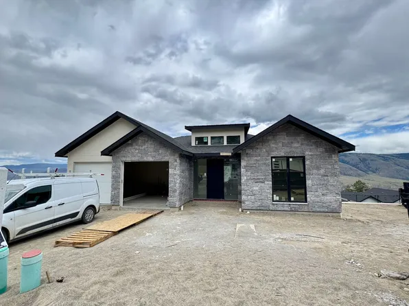 1660 Camas Ct, Kamloops, BC V2E 0E6