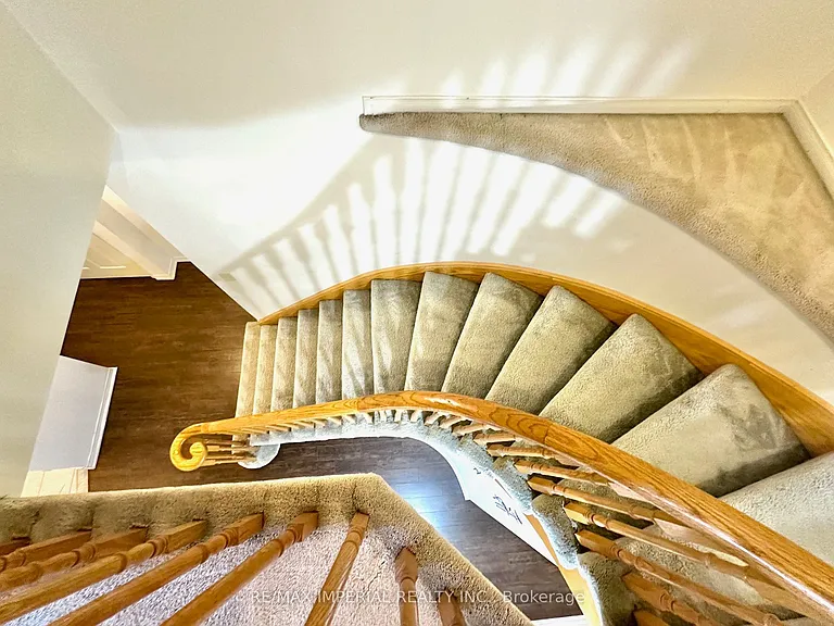 3058 Dalehurst Dr — Photo 18