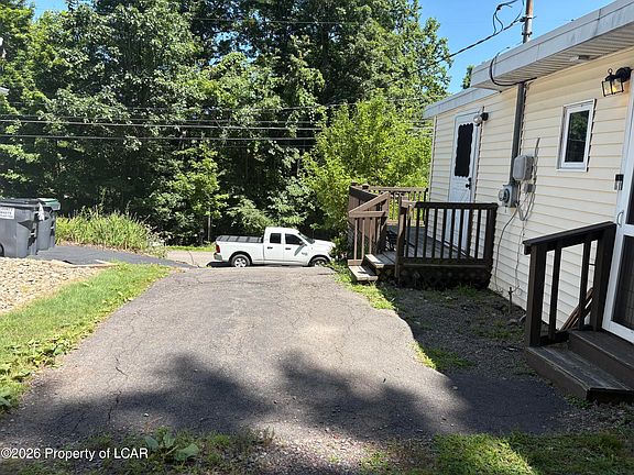 3rd image of 101 Woodlawn Ave