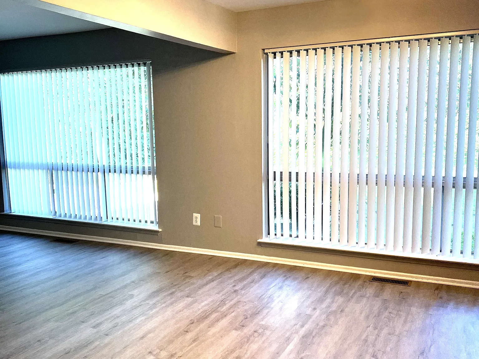 Oakridge Apartments — Photo 3