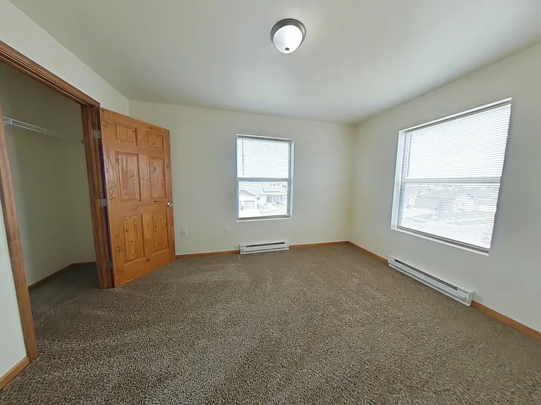 Eagle Point Apartments — Photo 31