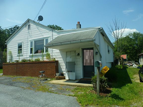2nd image of 7 Groy Ave #1743