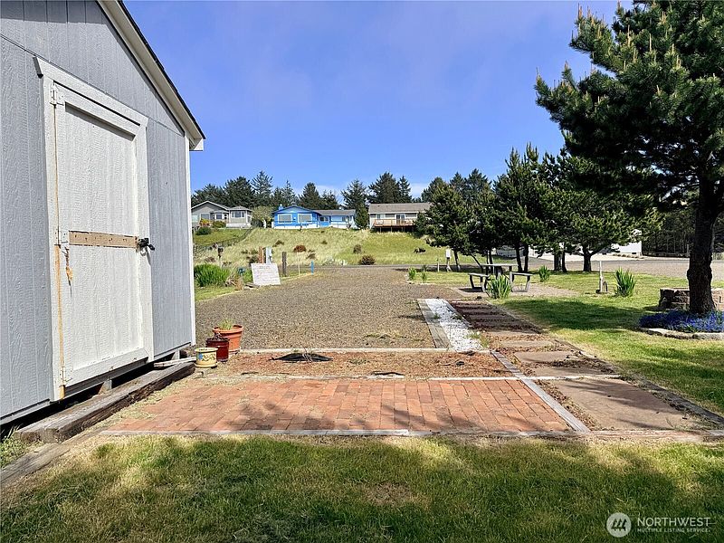 4th image of 33001 I Street