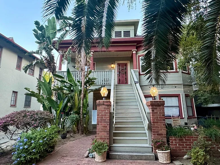 2209 I St — Photo 1