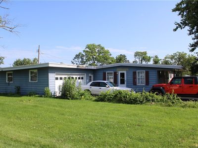 215 W Fillmore Ave, Charleston, IL, 61920