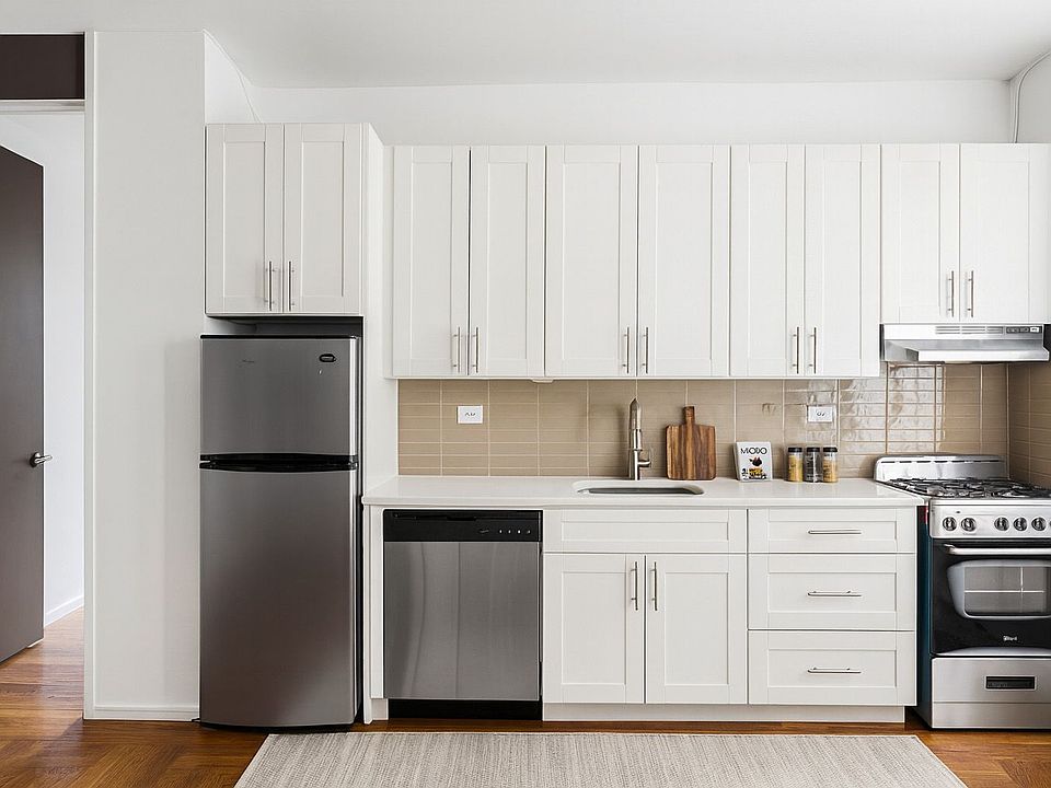 2nd image of 580 Saint Nicholas Ave APT 5D