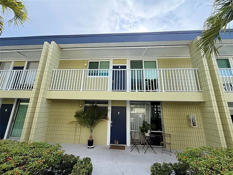 1301 S Howard Ave #C8 — Photo 1