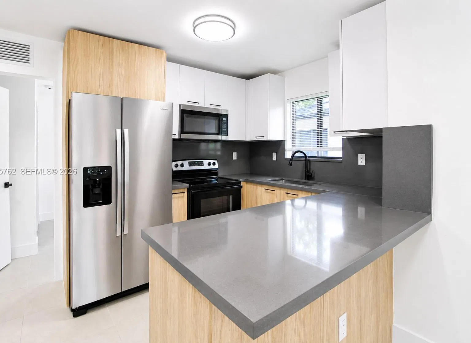 3 bed, 1000 sqft, $3,000 — Photo 4