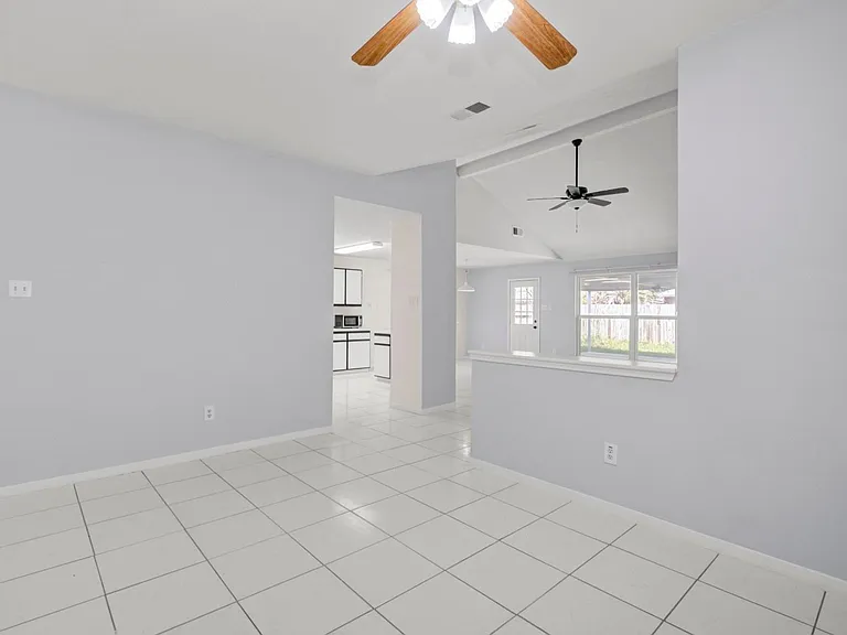 17050 Clan Macintosh Dr — Photo 17