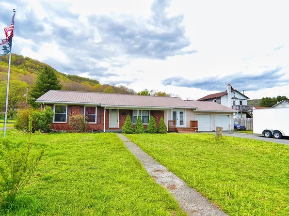 295 Horton Ave E, Rainelle, WV 25962