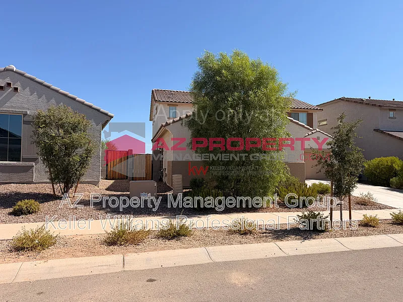 4 bed, 3.0 bath, 3237 sqft, $2,400 — Photo 2