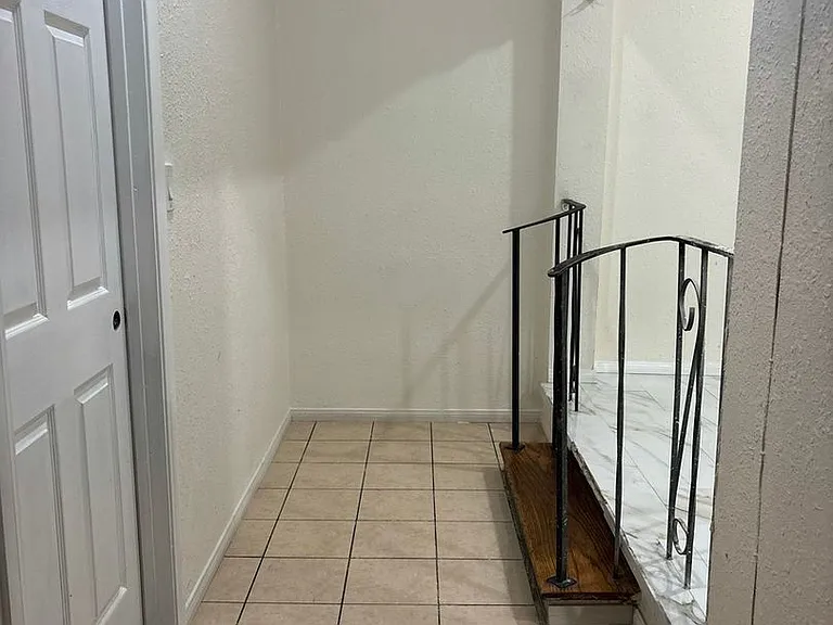 1121 W Baseline St — Photo 8