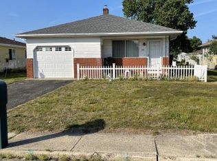 84 Bonaire Dr, Toms River, NJ 08757