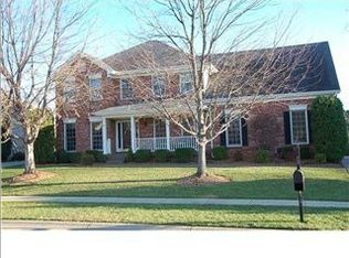 8711 Glenfield Way, Louisville, KY