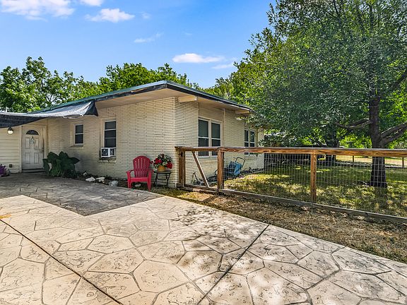 2nd image of 415 Sharon Dr