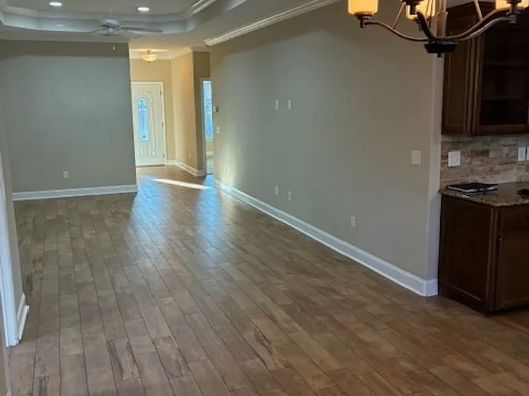 102 Miller Ct — Photo 8