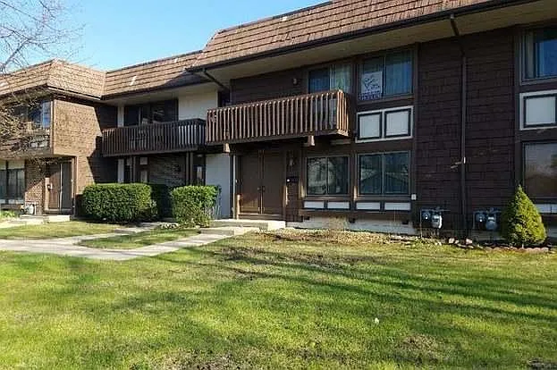 1347 Court Q
