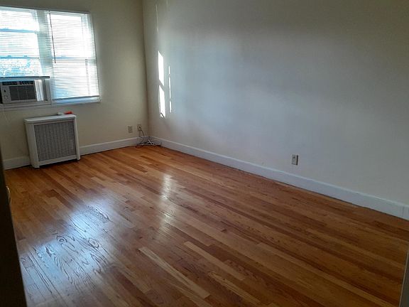 4th image of 217 Medway St APT 4A