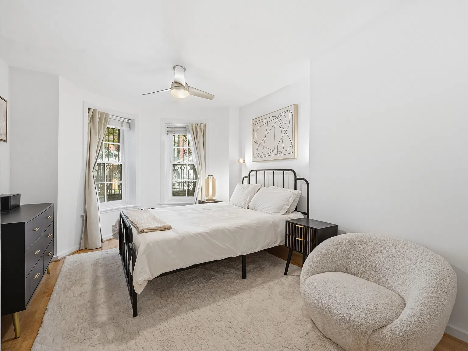 2 bed, 1186 sqft, $5,000 — Photo 4