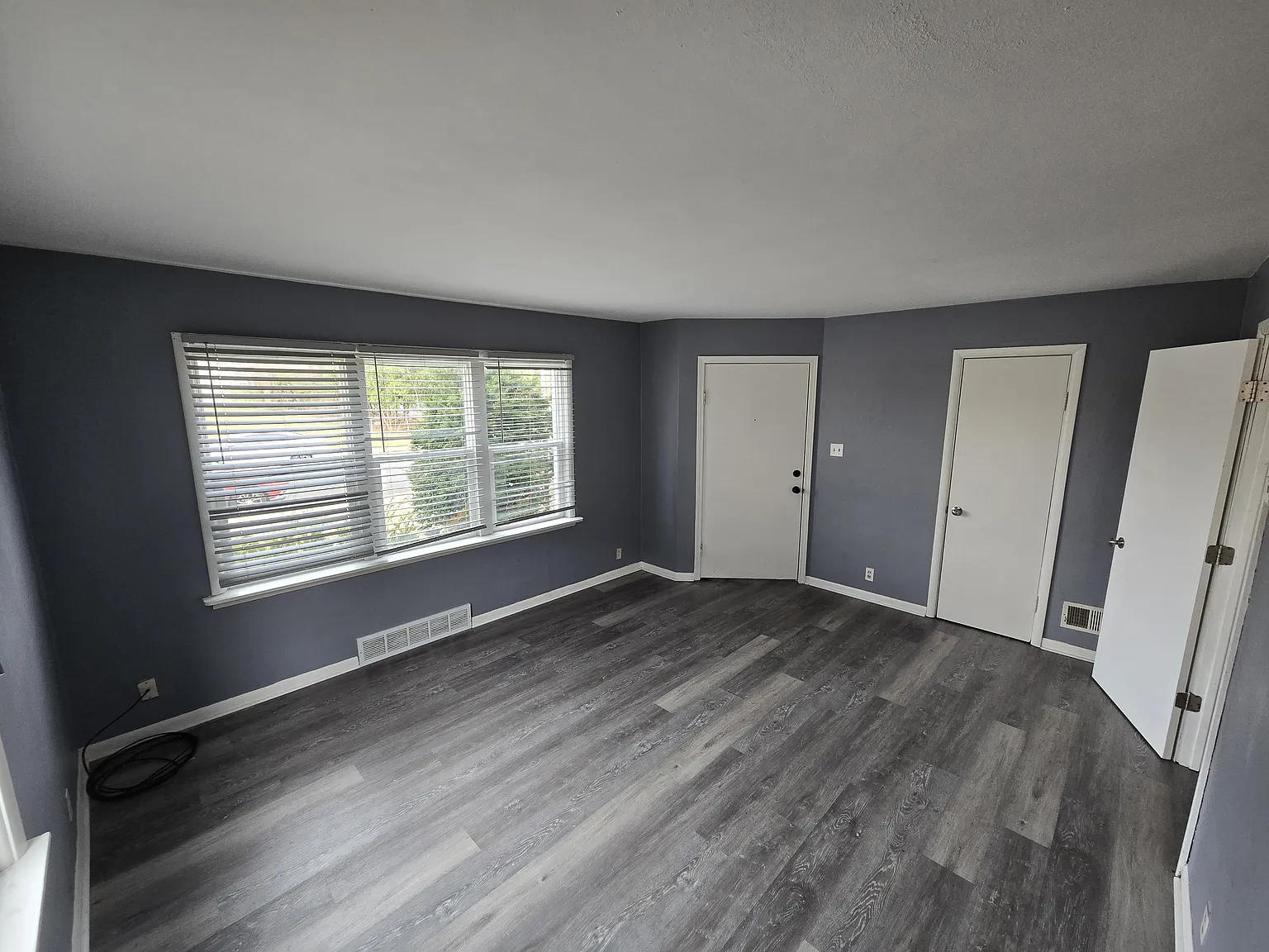 1 bed, 900 sqft, $900 — Photo 2