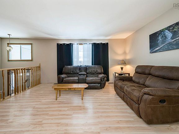 3rd image of 17 Wexford Rd